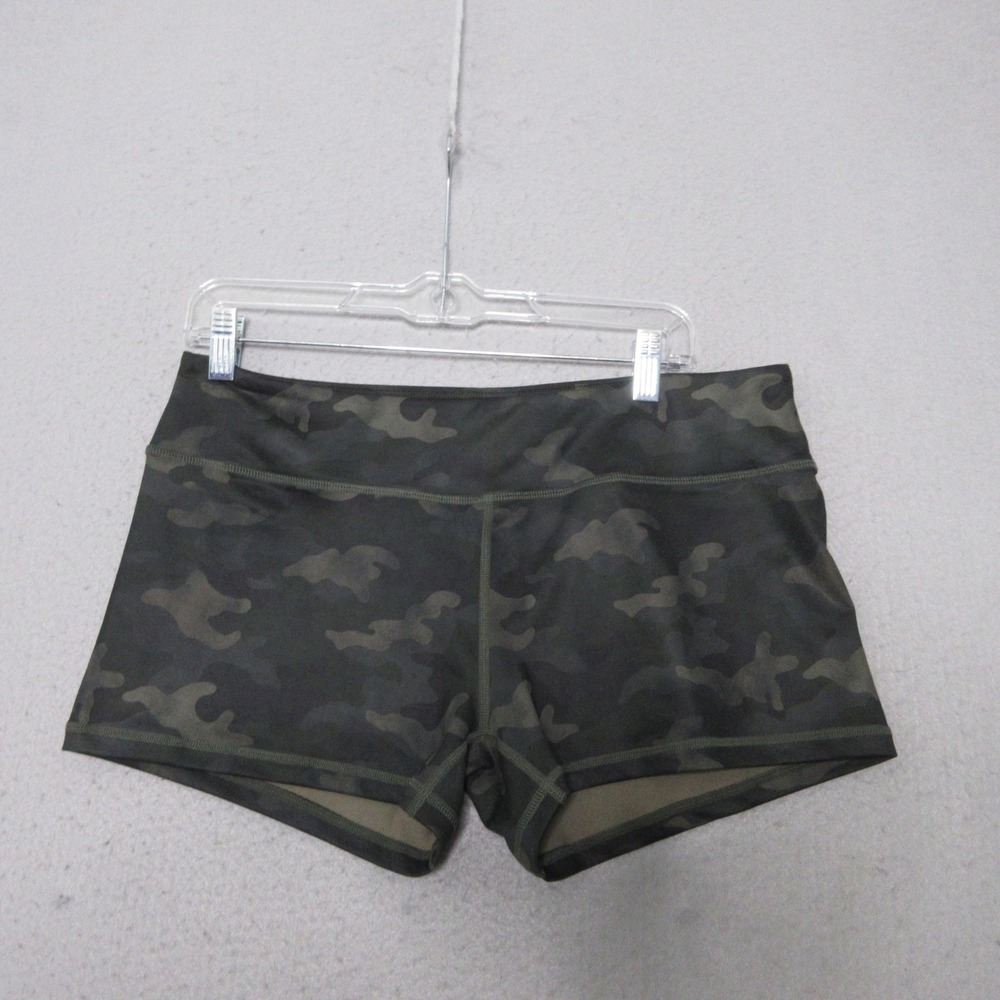 Born Primitive Shorts Women XXL Camo Biker Workout Gym Athletic Stretch NWT